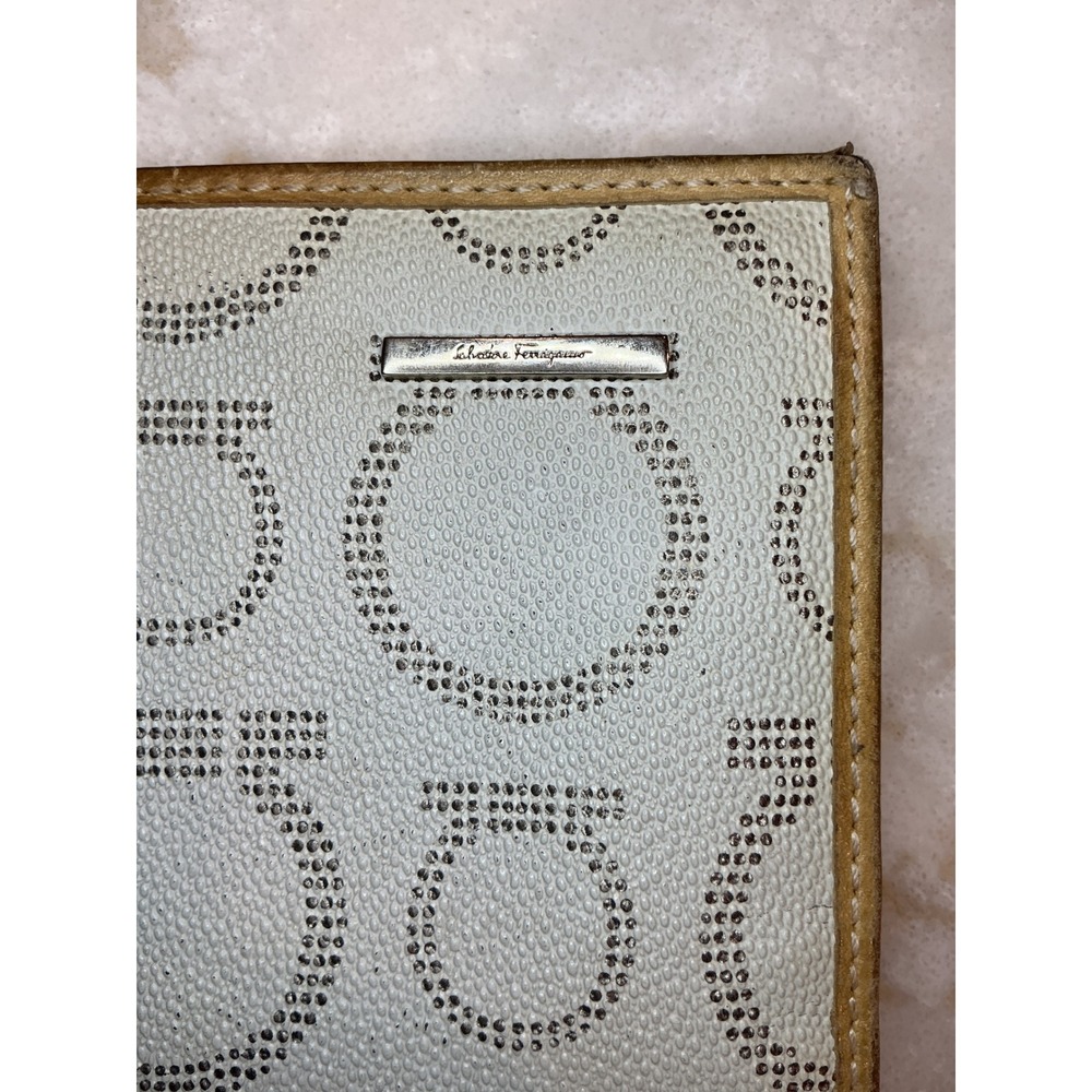 Salvatore Ferragamo Wallet Snap Closure Logo‎ Print